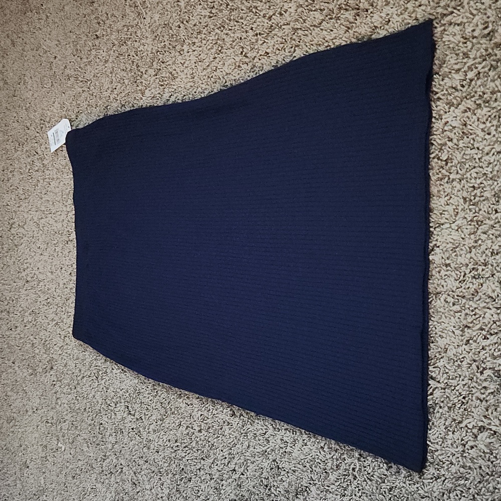 Time and Tru Midi Length Semi-Fitted Ribbed Navy Blue Skirt with side slit